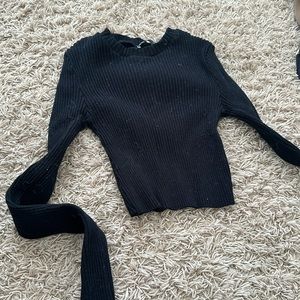 NWOT- Zara women’s black ribbed cropped long sleeve
